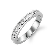 Обручка з декількома діамантами